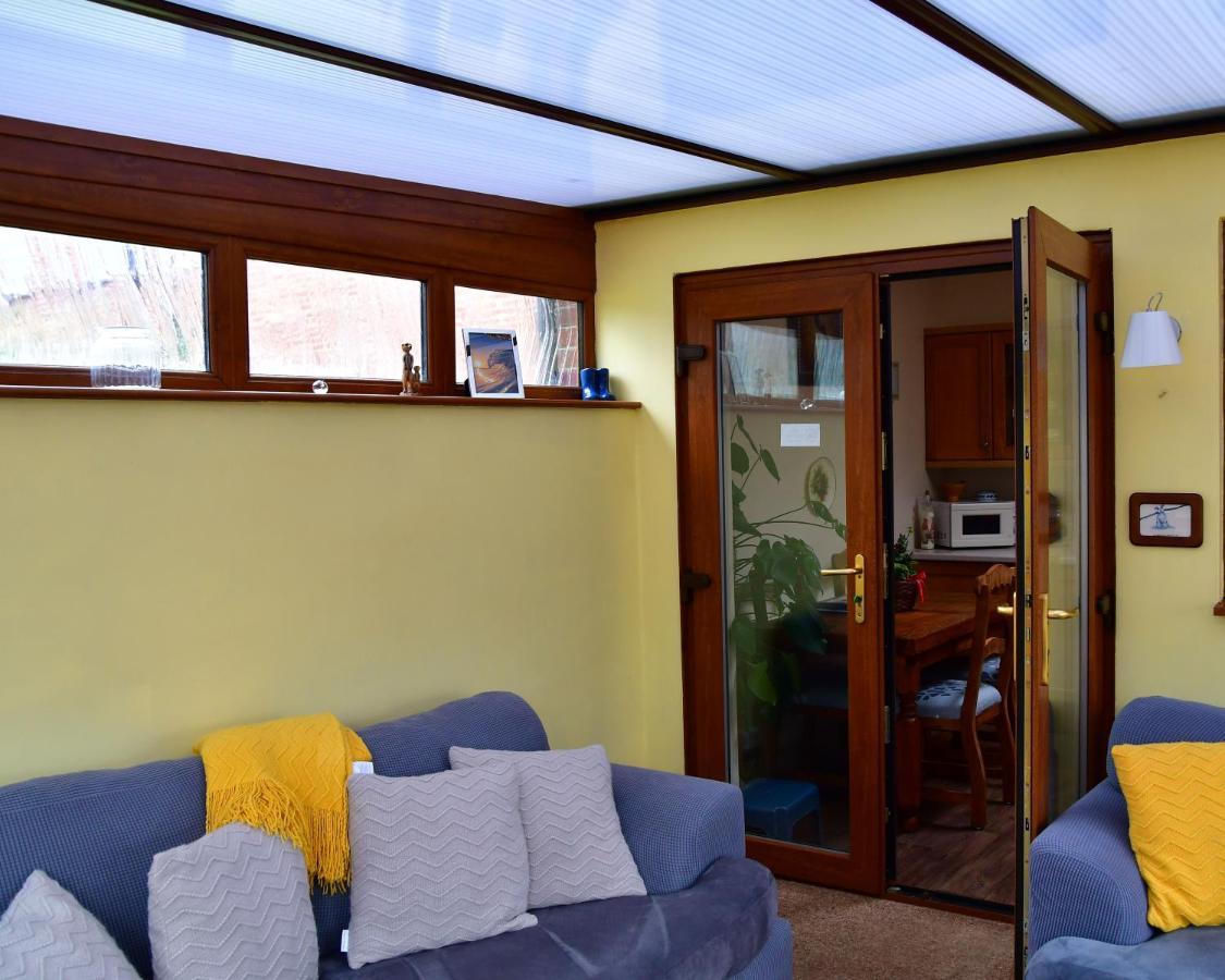 Entire Niche Apartamento Hildenborough Exterior foto